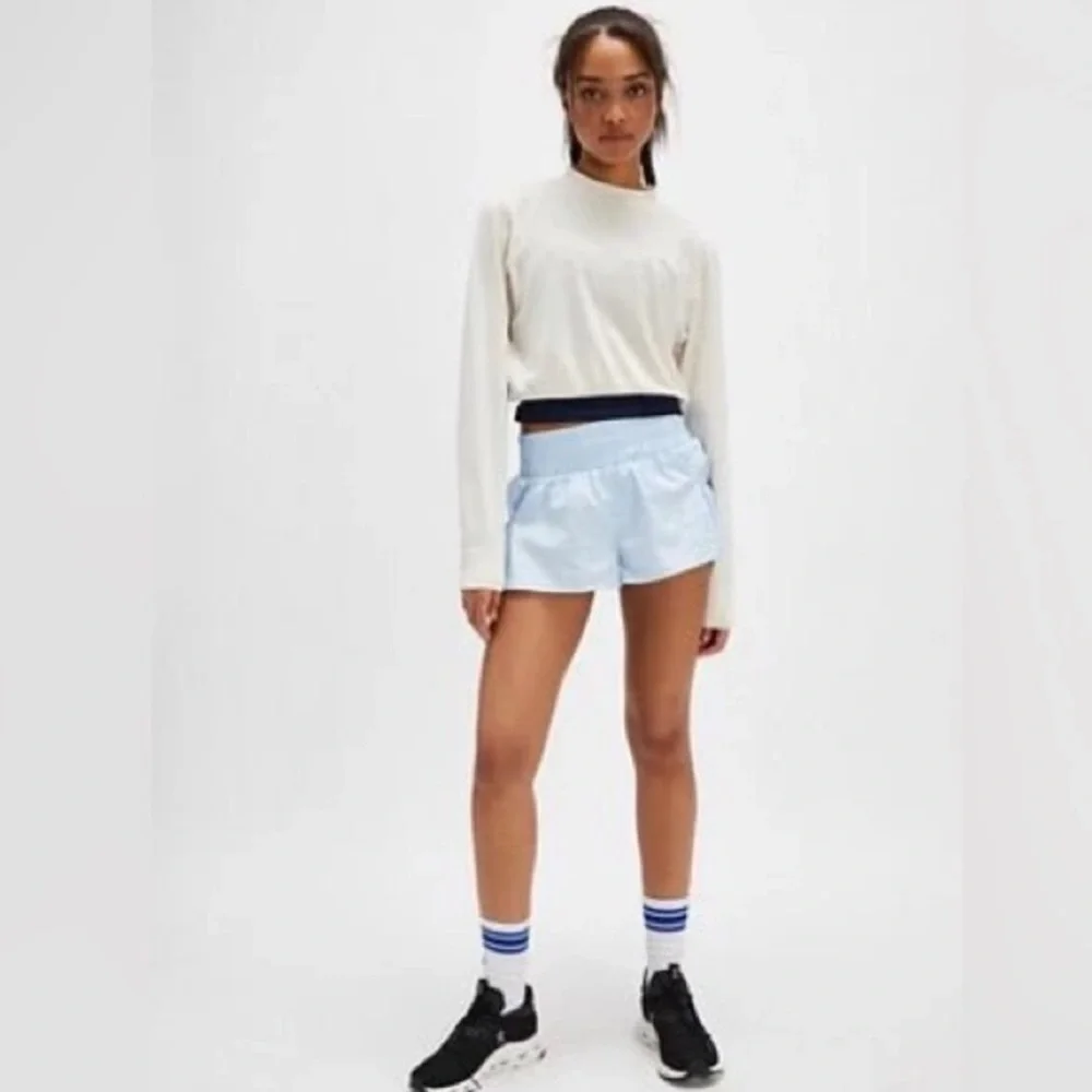 FREE PEOPLE MOVEMENT Get Your Flirt On Short baseline blue - Picture 4 of 8